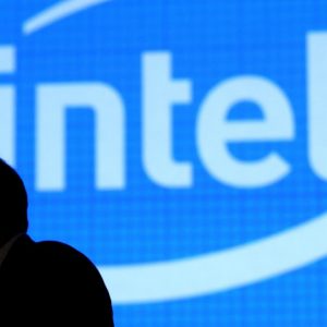 Intel stock falls, hitting a 52-week low