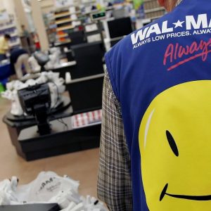 Retail stocks rise amid Walmart earnings beat