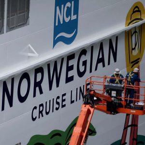 Norwegian Cruise Line forecasts Q3 loss, stock sinks