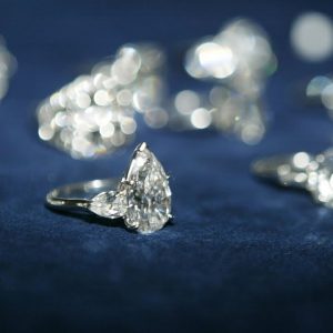 Signet Jewelers set to buy online brand Blue Nile for $360 million